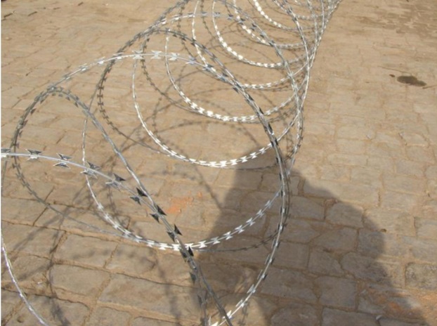 WIRE RAZOR FOR PIRACY PREVENT, GALV CROSSED LOOP APP DIA600MM